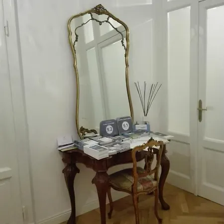 La Belle Coquette Bed & Breakfast